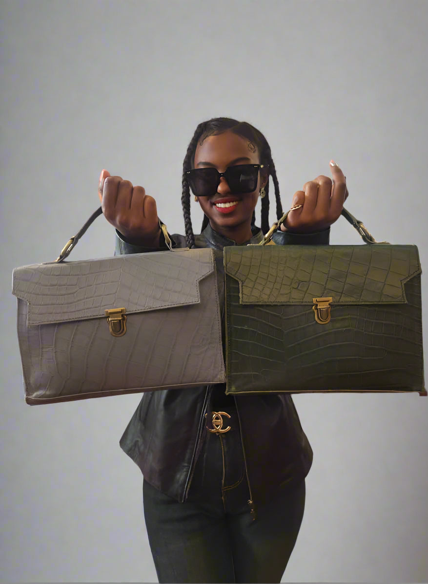 Croc Box Frame Bag – Elegant Leather Design with Structured Frame & Classic Appeal